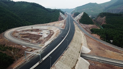 Điều chỉnh chủ trương đầu tư dự án đường cao tốc Tuyên Quang - Phú Thọ kết nối với cao tốc Nội Bài - Lào Cai