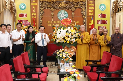 Bí thư Thành ủy Hà Nội chúc mừng Đại lễ Phật đản