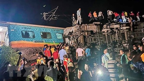 Thương vong tăng mạnh trong vụ tai nạn đường sắt ở Ấn Độ