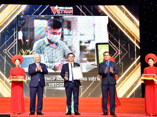 Vietcombank là một trong 5 tập thể được vinh danh tại Chương trình Vinh quang Việt Nam lần thứ 18, năm 2023