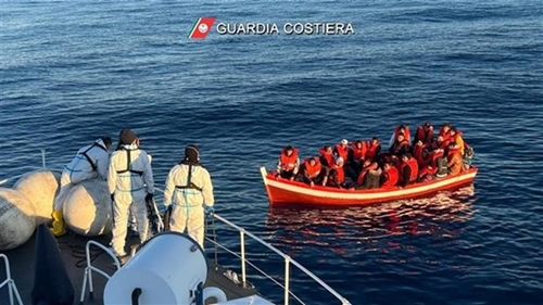 Gần 1 500 người di cư được cứu sống ở Địa Trung Hải