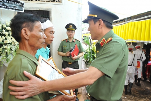 Sớm công nhận liệt sĩ cho 4 công an hy sinh ở Đắk Lắk