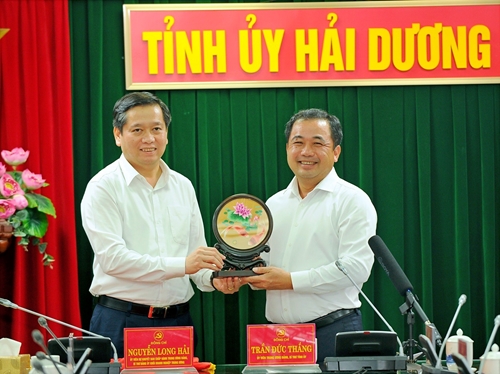 Đoàn công tác của Đảng ủy Khối doanh nghiệp Trung ương làm việc tại Hải Dương