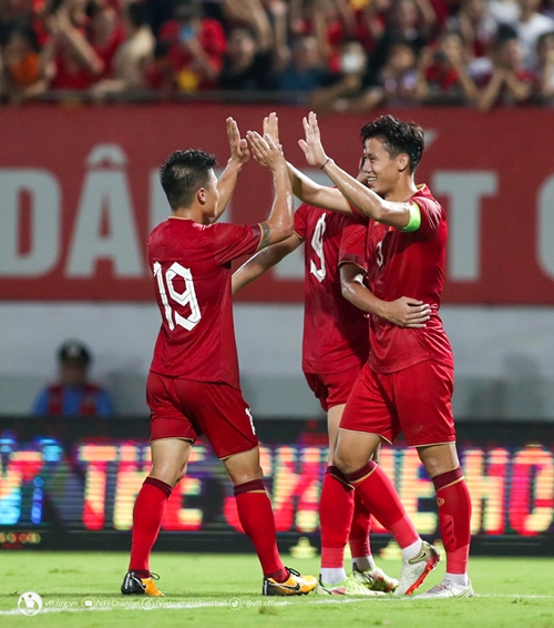 Đội tuyển Việt Nam có chiến thắng nhạt nhòa trước Hồng Kông Trung Quốc