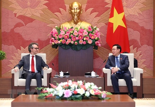 Chủ tịch Quốc hội tiếp Đại sứ, Trưởng Phái đoàn Liên minh châu Âu và Đại sứ Thụy Sĩ tại Việt Nam