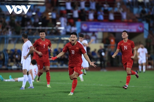 Tuấn Hải sút xa tuyệt đẹp, tuyển Việt Nam thắng Syria 1-0