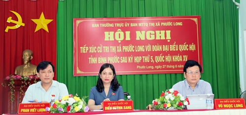 Đoàn đại biểu Quốc hội tỉnh Bình Phước tiếp xúc cử tri sau kỳ họp thứ 5 Quốc hội khóa XV