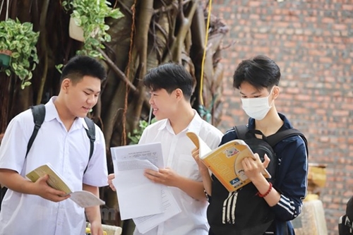 Xác định 1 thí sinh tại Cao Bằng sử dụng điện thoại chụp ảnh đề thi môn Ngữ văn

​