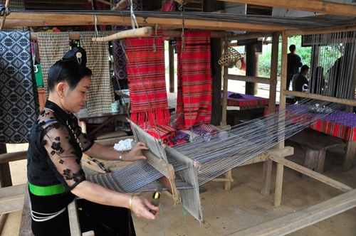 “Sắc màu thổ cẩm” tại Làng Văn hóa Du lịch các dân tộc Việt Nam