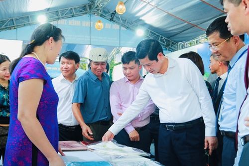 Đẩy mạnh xúc tiến đầu tư, thương mại, du lịch Hà Nội và các tỉnh miền Trung