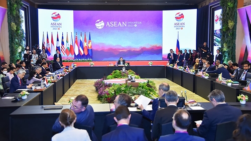 Ủng hộ vai trò trung tâm của ASEAN, sẵn sàng hợp tác toàn diện, thực chất và bền vững