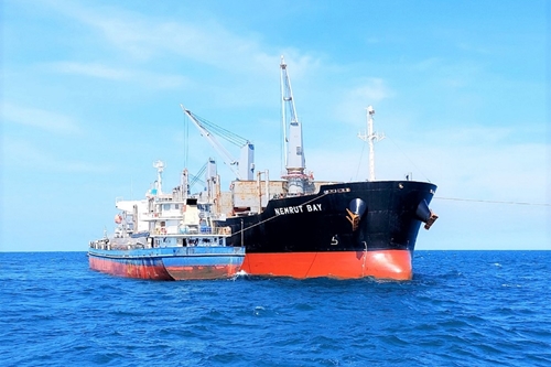 Cứu hộ thành công tàu nước ngoài mắc cạn tại vùng biển Bình Thuận