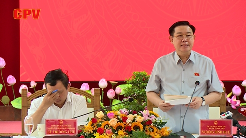 Chủ tịch Quốc hội Vương Đình Huệ làm việc với Ban Thường vụ Tỉnh ủy Thừa Thiên Huế