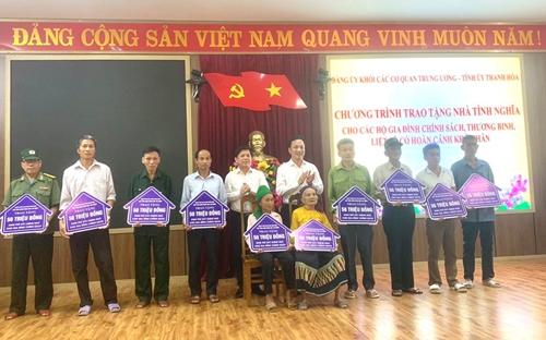 Đảng ủy Khối các cơ quan Trung ương tặng nhà tình nghĩa cho gia đình chính sách tại Thường Xuân Thanh Hóa