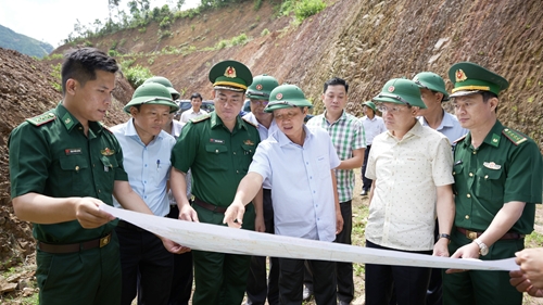 Bí thư Tỉnh ủy Thừa Thiên Huế khảo sát đường tuần tra biên giới