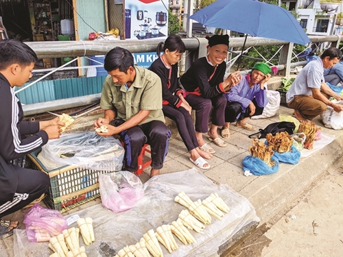 Chợ phiên - nơi hội tụ văn hóa vùng cao