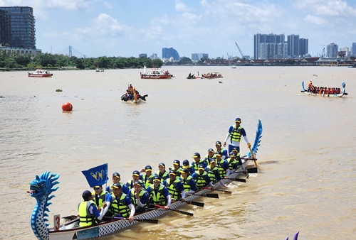 650 vận động viên tham gia Giải Vô địch Đua thuyền truyền thống TP Hồ Chí Minh mở rộng