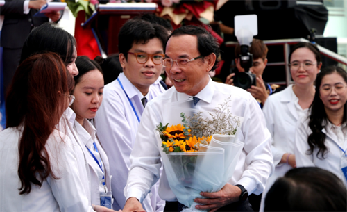 TP Hồ Chí Minh Trao cơ hội cho các bác sĩ trẻ chọn lựa nơi làm việc