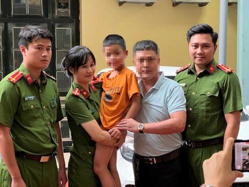 Hà Nội Khen thưởng tập thể, cá nhân trong vụ giải cứu cháu bé 7 tuổi