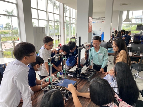 Đổi mới giáo dục đại học trong lĩnh vực STEM tại Việt Nam