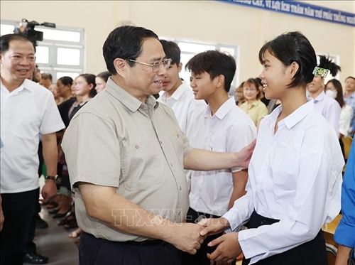 Thủ tướng kiểm tra công tác chuẩn bị năm học mới tại Kon Tum