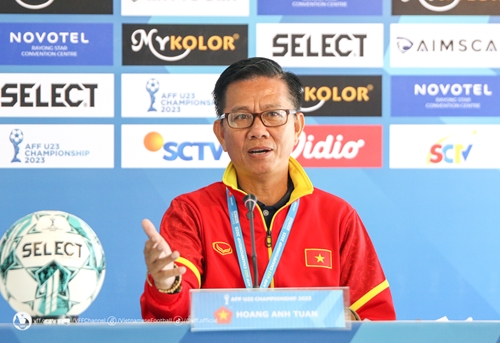 HLV Hoàng Anh Tuấn U23 Việt Nam cố gắng thi đấu với phong độ tốt nhất