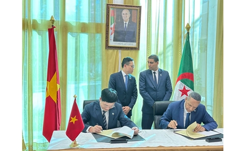 Tỉnh Điện Biên ký kết Thỏa thuận kết nghĩa và hợp tác với tỉnh Bát-na An-giê-ri