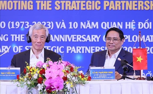 Thủ tướng Phạm Minh Chính và Thủ tướng Lý Hiển Long đối thoại với lãnh đạo trẻ Việt Nam - Singapore