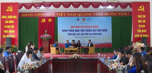 Đắk Lắk Tuyên dương 62 sinh viên dân tộc thiểu số tiêu biểu