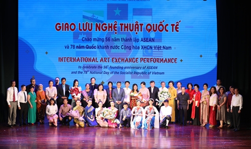 Đặc sắc chương trình nghệ thuật tôn vinh sắc màu văn hóa các thành viên ASEAN