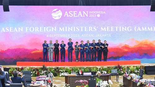 ASEAN là tâm điểm của hòa bình, an ninh, hợp tác và thịnh vượng ở khu vực