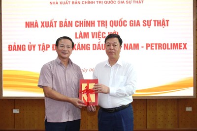 Tăng cường quan hệ hợp tác giữa Nhà xuất bản Chính trị quốc gia Sự thật và Tập đoàn Xăng dầu Việt Nam