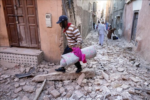 Số nạn nhân trong trận động đất ở Maroc lên đến gần 1 000 người