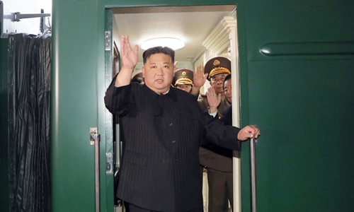 Nhà lãnh đạo Triều Tiên Kim Jong-un sang thăm Nga