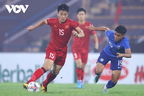 U23 Việt Nam bất ngờ để U23 Singapore cầm hòa