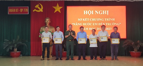 Chung tay hỗ trợ học sinh khó khăn ở vùng biên giới Bình Phước