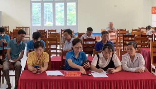 BHXH huyện Sơn Dương cài đặt và hướng dẫn sử dụng ứng dụng VssID-BHXH số cho người dân