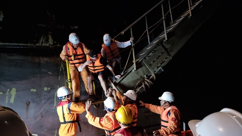 Cứu nạn kịp thời thuyền viên nước ngoài bị tai nạn lao động trên biển