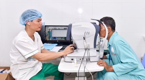 Chương trình phẫu thuật mắt miễn phí đến với người dân Bình Phước
