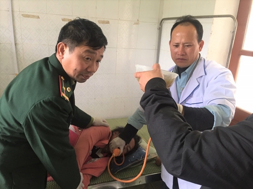 “Thầy thuốc quân hàm xanh” cứu sống hàng chục bệnh nhân ngộ độc lá ngón