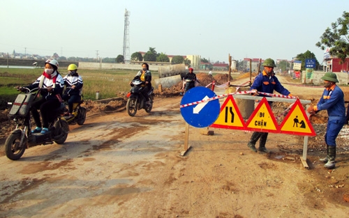 Yên Bái nỗ lực đảm bảo an toàn giao thông khi thi công công trình trên đường bộ đang khai thác