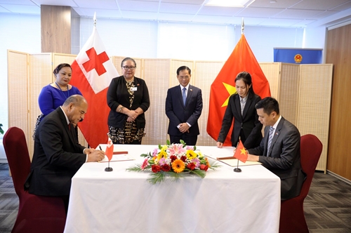 Việt Nam thiết lập quan hệ ngoại giao với Vương quốc Tonga