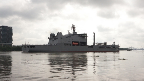 Hai tàu Hải quân New Zealand cập cảng Sài Gòn