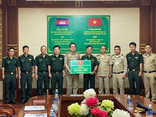 Thống nhất biện pháp phối hợp quản lý, bảo vệ biên giới Việt Nam - Campuchia