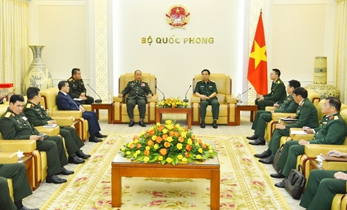 Việt Nam luôn coi trọng quan hệ hữu nghị vĩ đại, đoàn kết đặc biệt, hợp tác toàn diện với Lào
