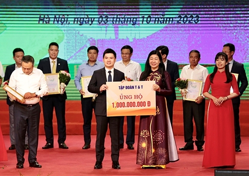 T T Group ủng hộ 1 tỷ đồng cho Quỹ “Vì người nghèo” thành phố Hà Nội