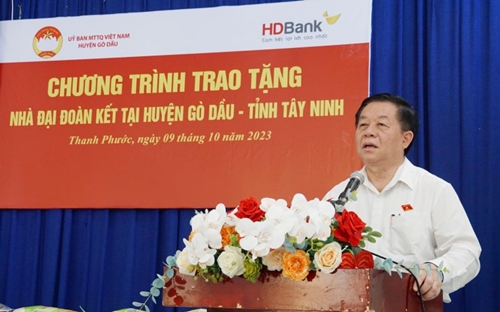 Trao tặng 30 nhà đại đoàn kết tại Tây Ninh