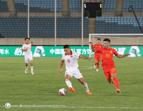 Bỏ lỡ nhiều cơ hội, tuyển Việt Nam thua 0-2 trước Trung Quốc