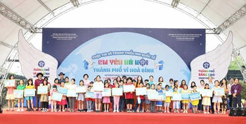 Hàng trăm thiếu nhi quốc tế tham dự Cuộc thi “Em yêu Hà Nội - Thành phố vì hòa bình”