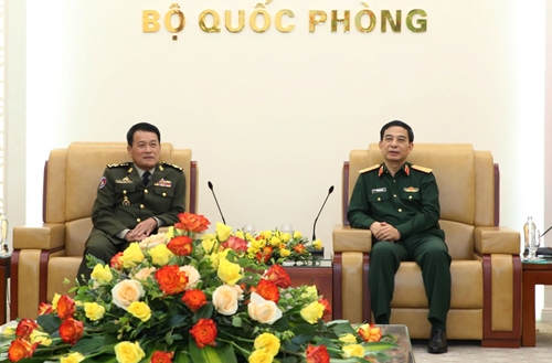 Đại tướng Phan Văn Giang tiếp Tổng Tư lệnh Quân đội Hoàng gia Campuchia